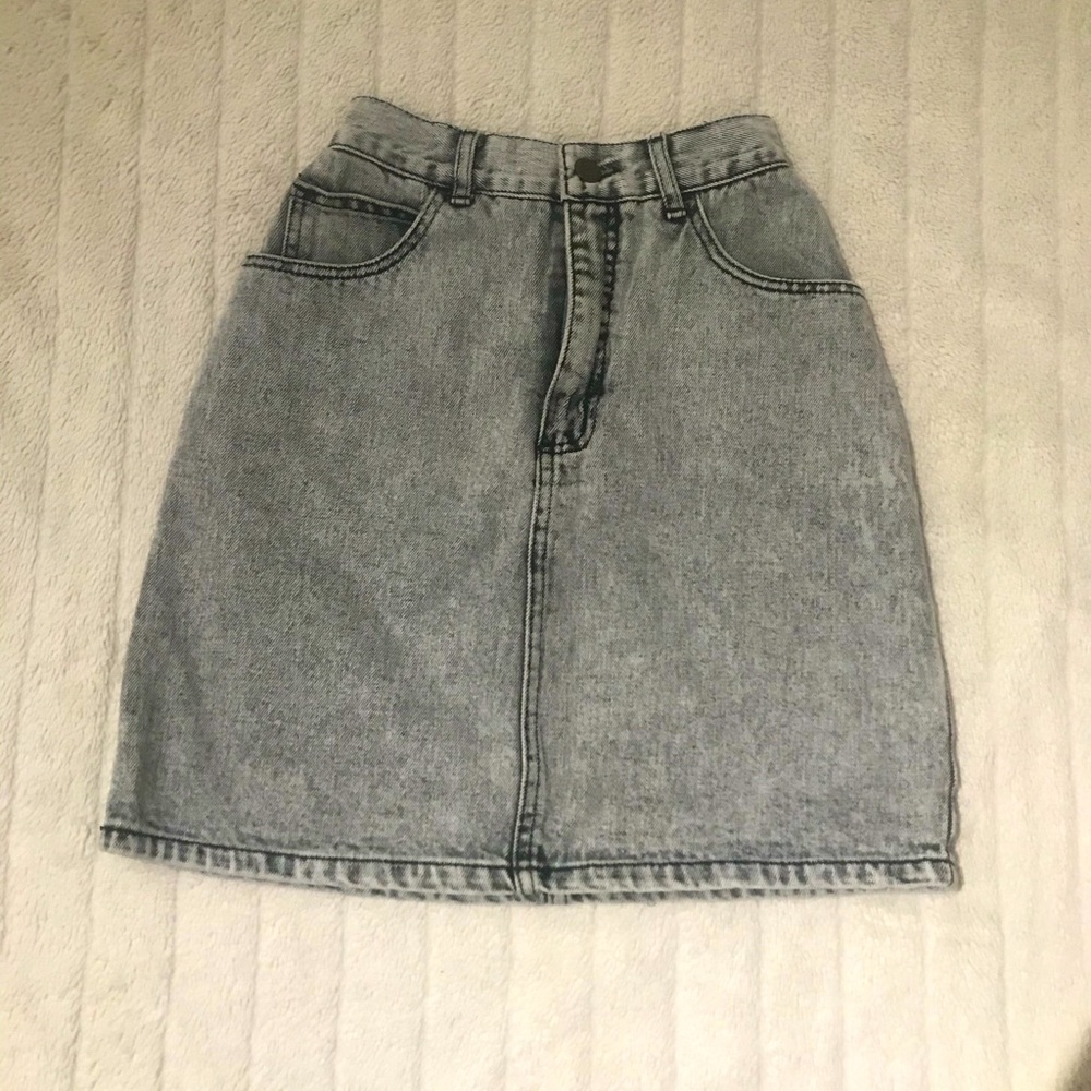 VINTAGE 80’s Guess Grey Acid Wash Mini Skirt 22x17